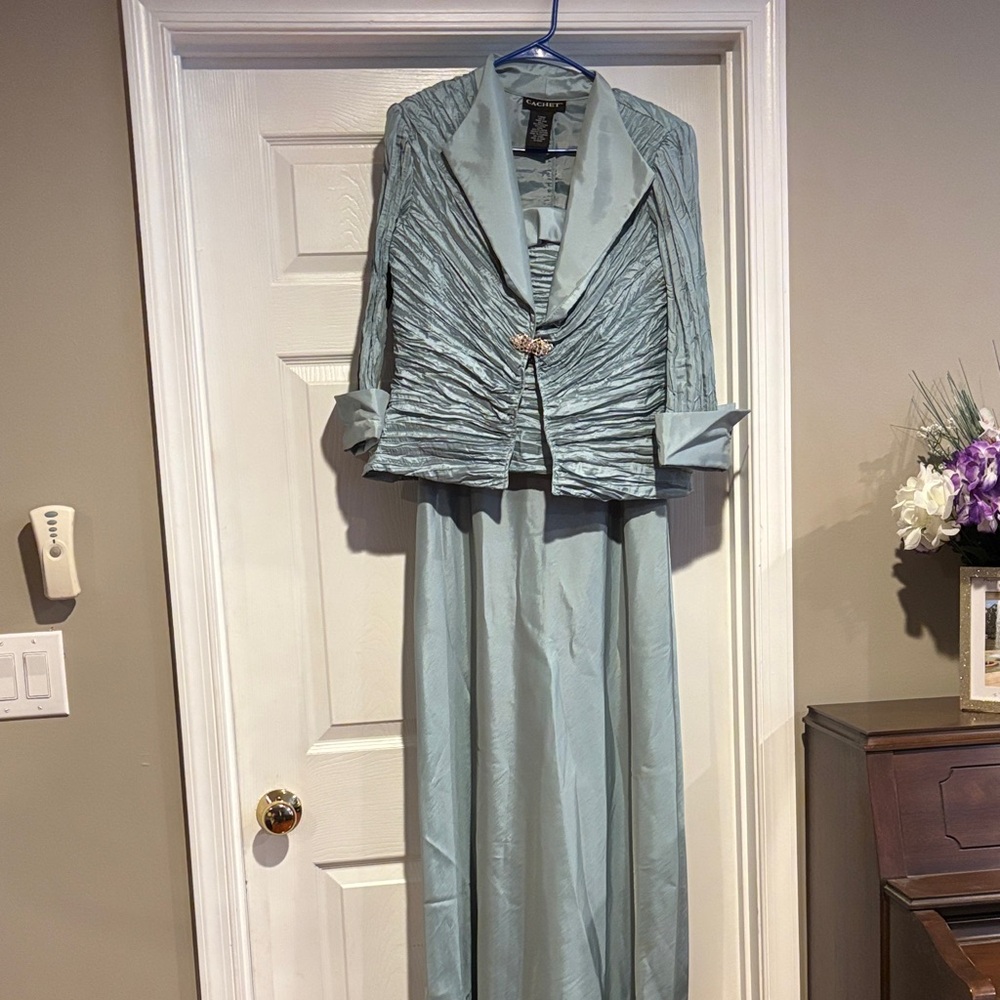 Elegant Light Green Dress and Jacket Set